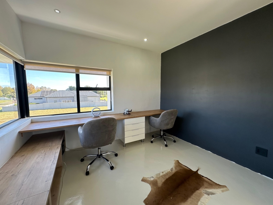 4 Bedroom Property for Sale in The Islands Estates North West